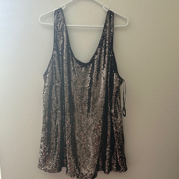 City Chic Silver Sequin Tank Top Relaxed Fit - Picture 1 of 5